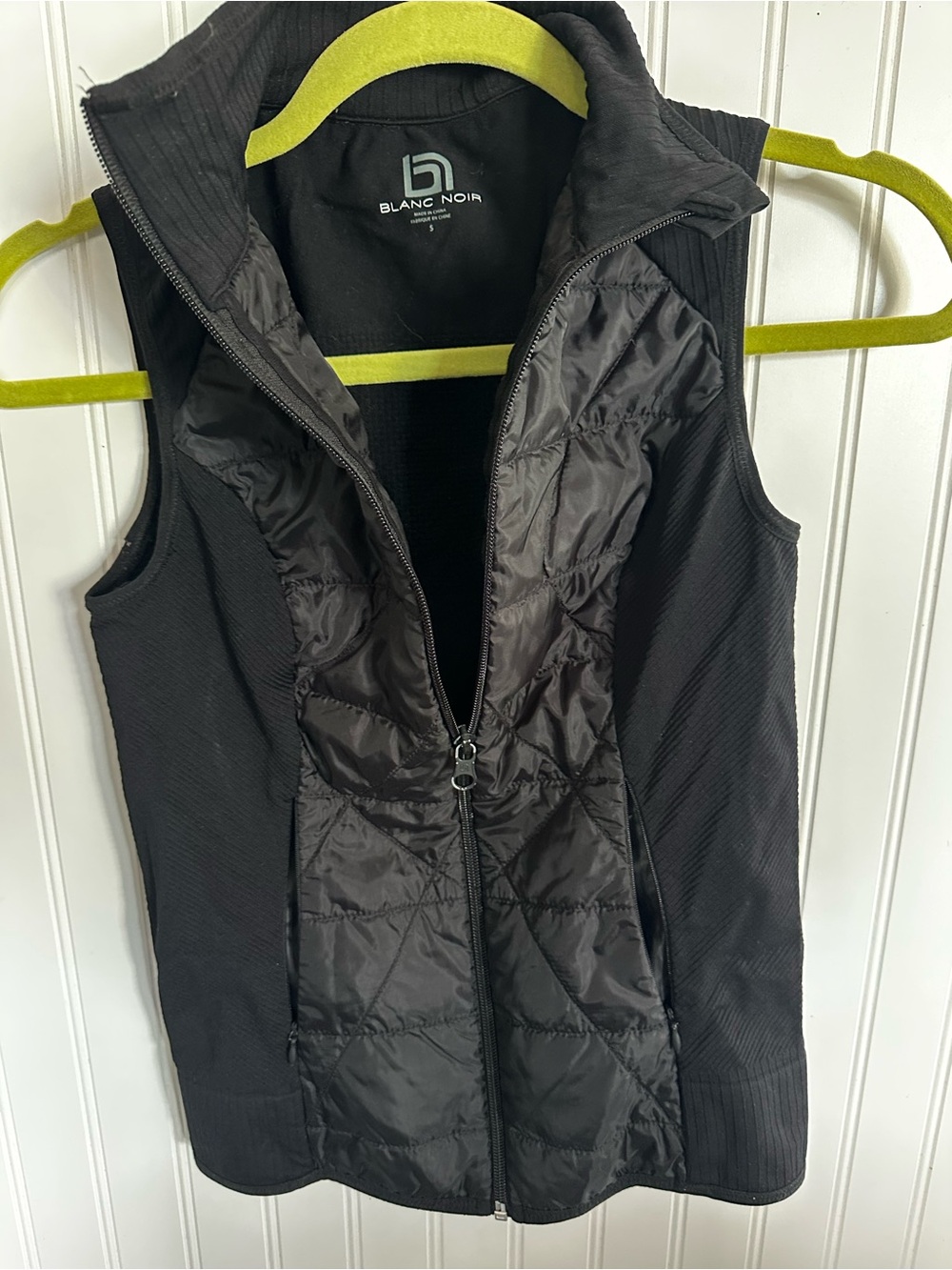 blanc noir Black Quilted Front Sleeveless Vest